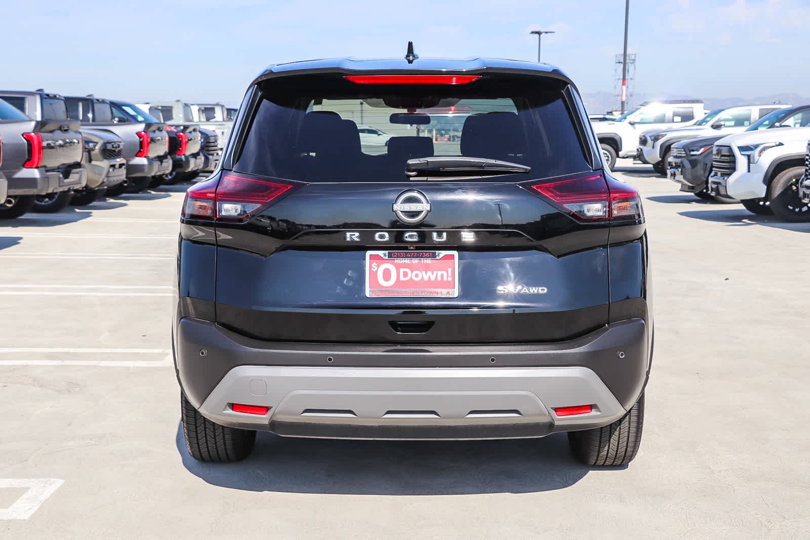 Used 2022 Super Black Nissan SV image 7