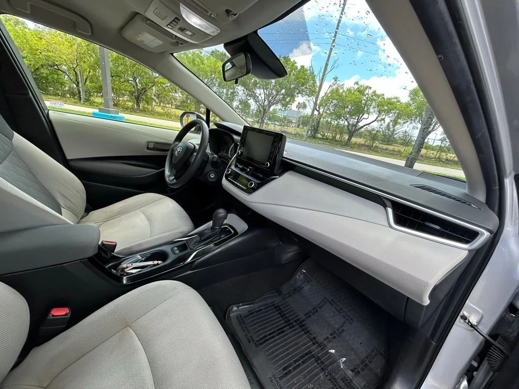 Certified Used 2022 Silver Toyota LE image 30