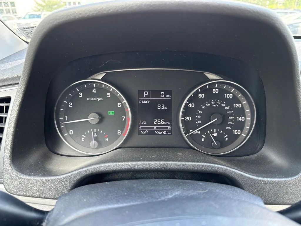 Used 2017 Red Hyundai SE image 14