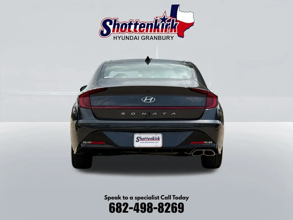 Used 2021 Gray Hyundai SEL image 7