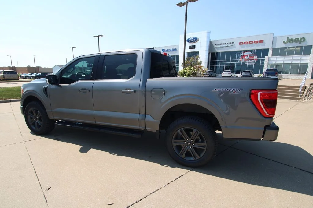 Used 2023  Ford XLT image 16
