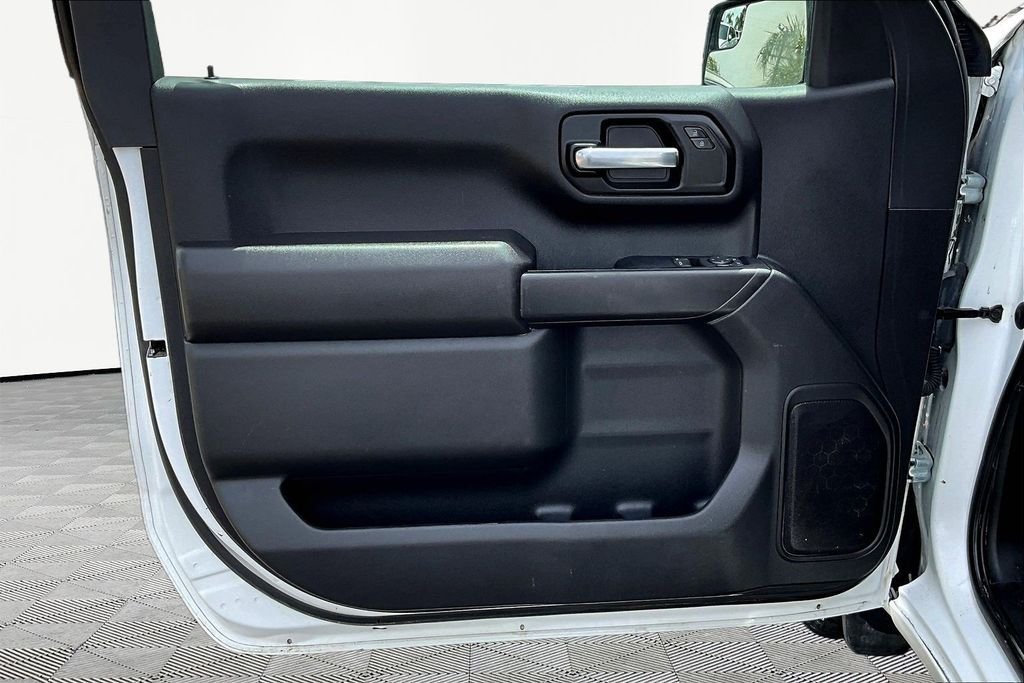 Used 2022 White Chevrolet WT image 16