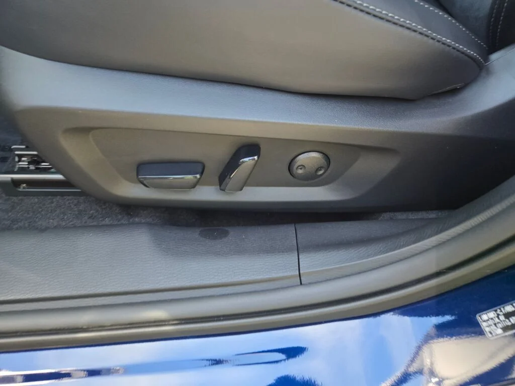 New 2026 Blue Mitsubishi SE image 16