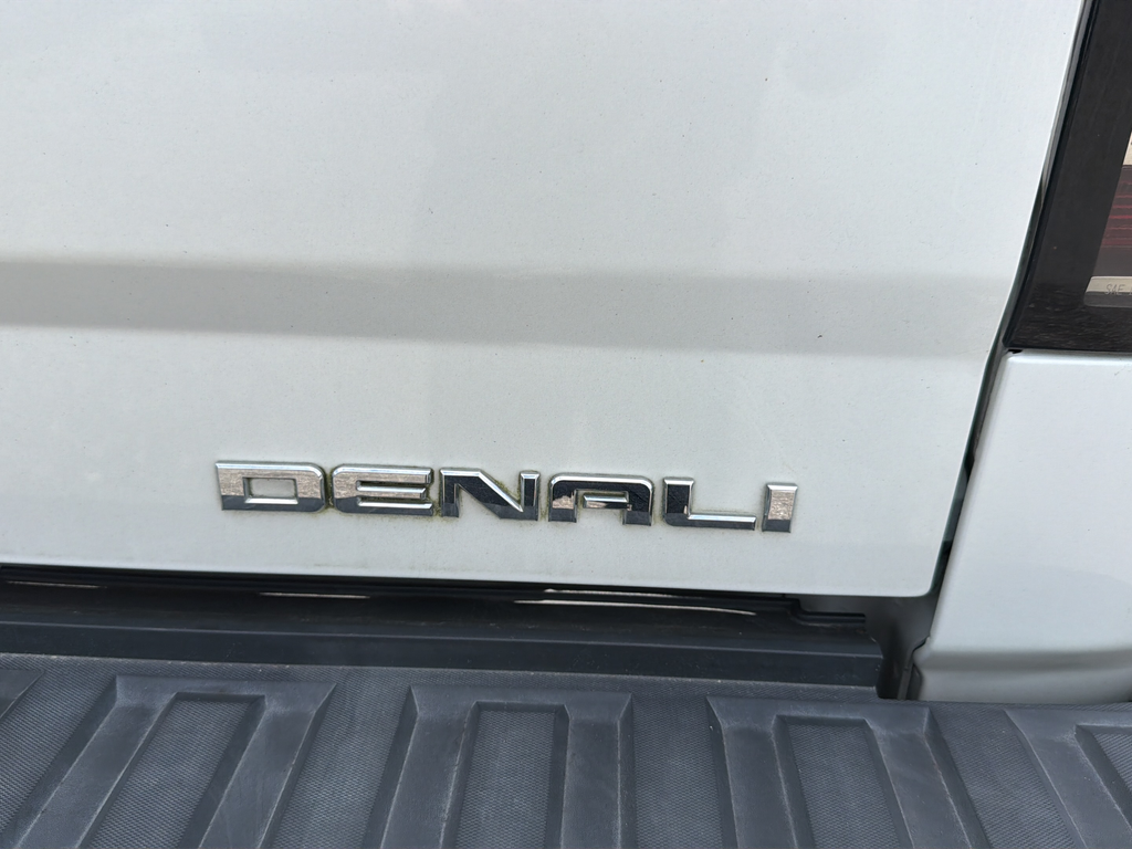 Used 2017 White Frost GMC Denali image 23