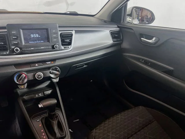 Used 2018 Silky Silver Kia S image 19