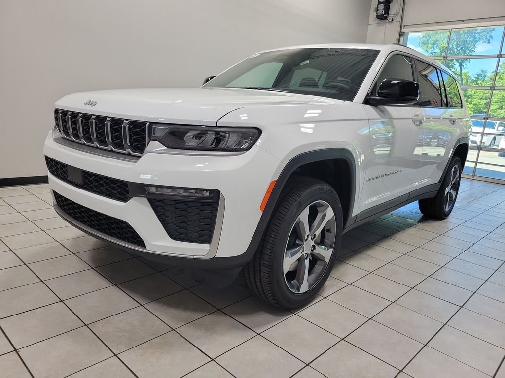 New 2026 Bright White Clear-Coat Exterior Paint Jeep Limited image 3