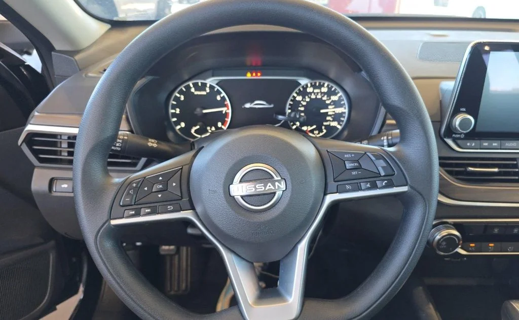 Used 2025 Black Nissan 2.5 SV image 10