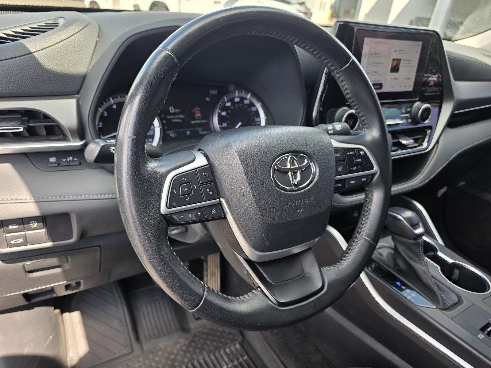 Used 2023 Midnight Black Metallic Toyota LE image 10