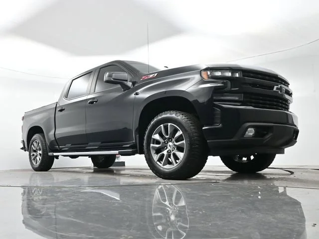 Used 2022 Mosaic Black Metallic Chevrolet RST image 22