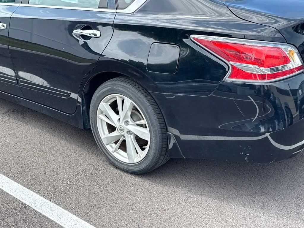 Used 2015 Black Nissan 2.5 SL image 20