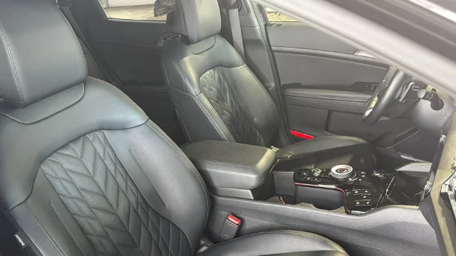 Certified Used 2025 Black Kia X-Line Prestige image 11