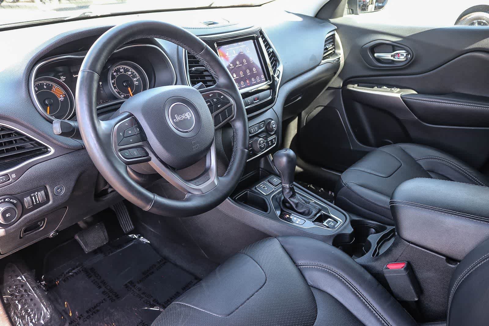 Used 2019 Granite Crystal Metallic Clearcoat Jeep Limited image 17
