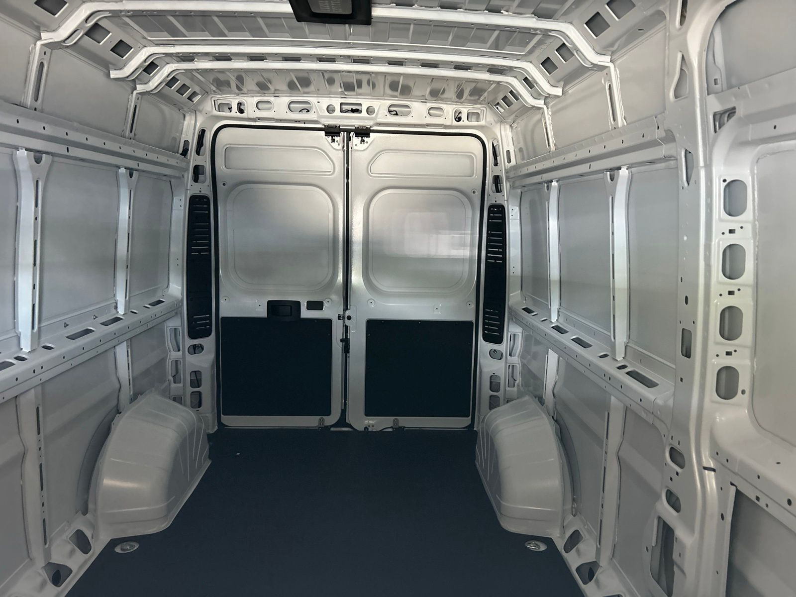 New 2026 Bright White Clear-Coat Exterior Paint RAM High Roof image 21