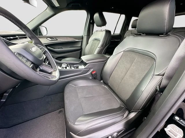 New 2026 Diamond Black Crystal Pearlcoat Jeep Altitude image 16