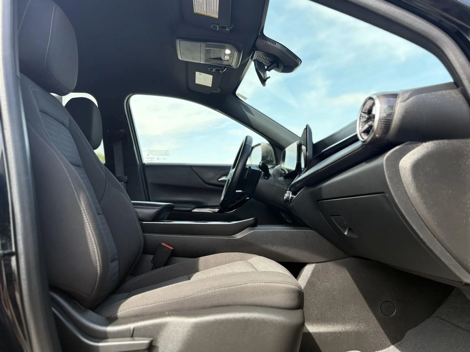 2025 Chevrolet Equinox LT - Photo 16