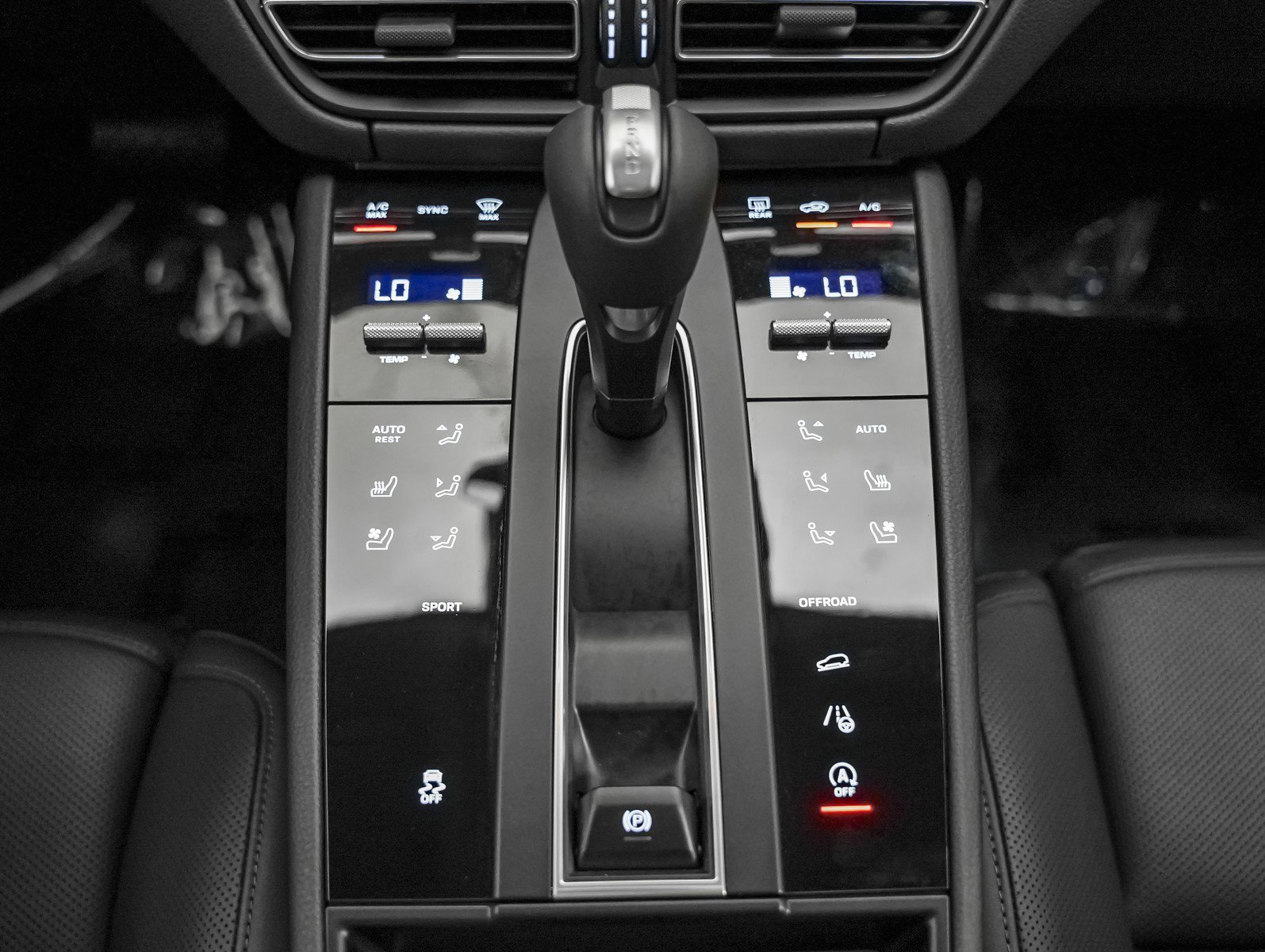 2025 Porsche Macan - Photo 20