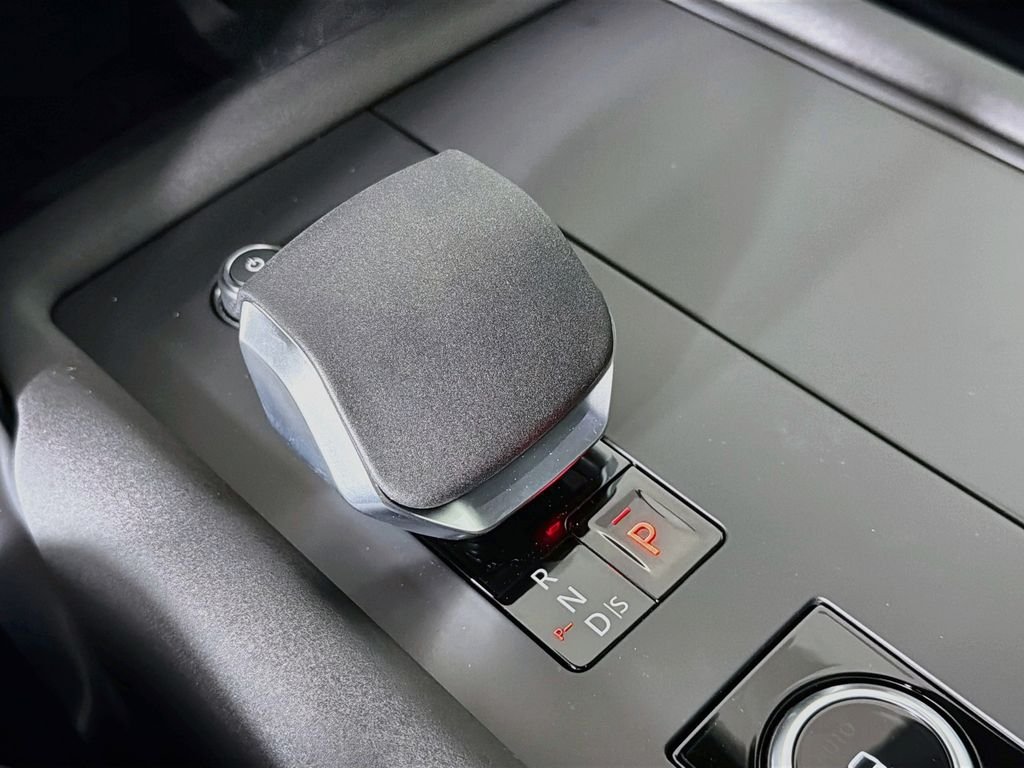 New 2026 Fuji White Land Rover S image 17