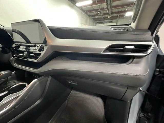 Used 2021 Blue Toyota Platinum image 31