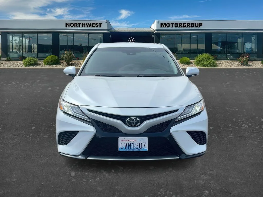 Used 2020 Wind Chill Pearl Toyota XSE image 2