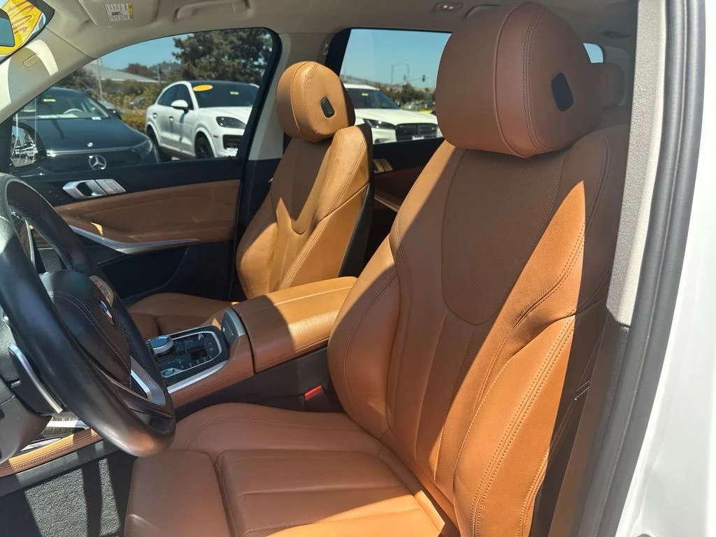 Used 2021 White BMW xDrive40i image 14