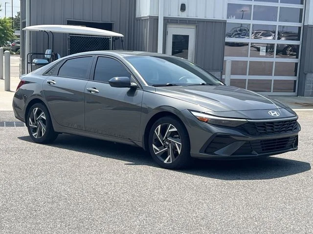 Used 2025 Gray Hyundai SEL Sport image 15