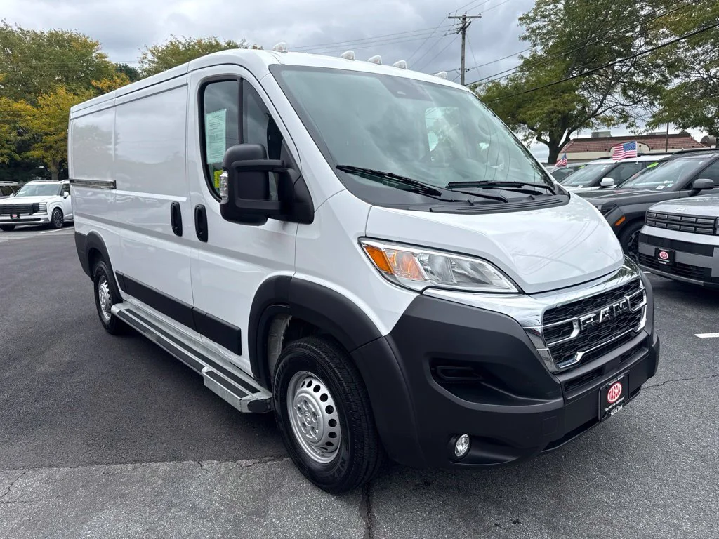 Used 2025 White Ram Base image 3