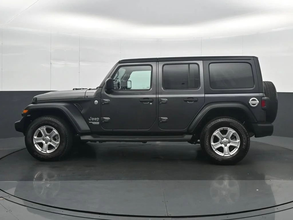 Used 2018 Gray Jeep Unlimited Sport S image 3
