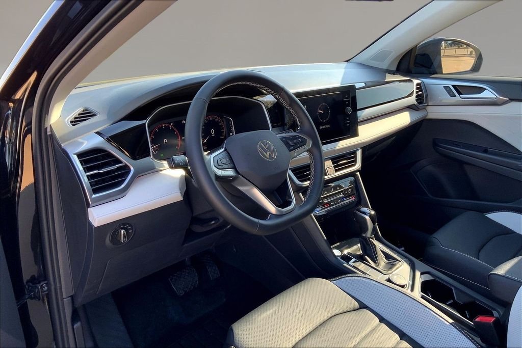 New 2026 Black Volkswagen 1.5T SEL image 7