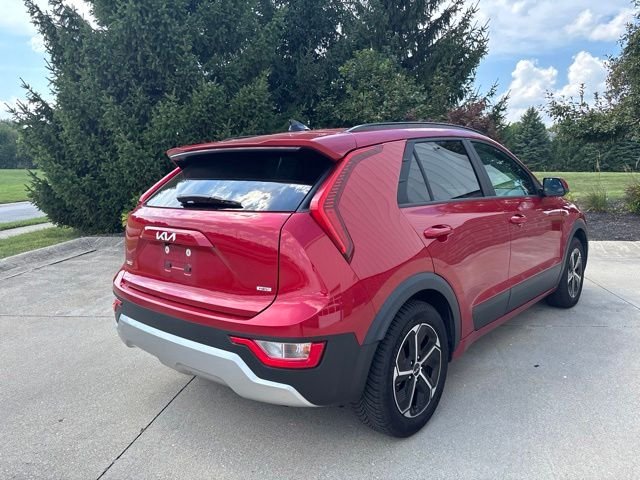 Used 2024 Red Kia LX image 5