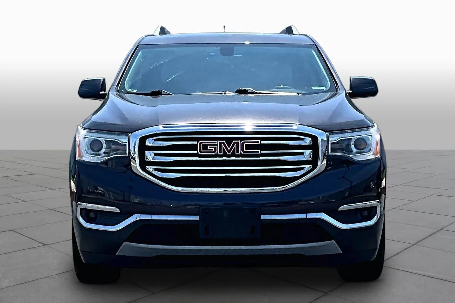 Used 2018 Iridium Metallic GMC SLT image 3