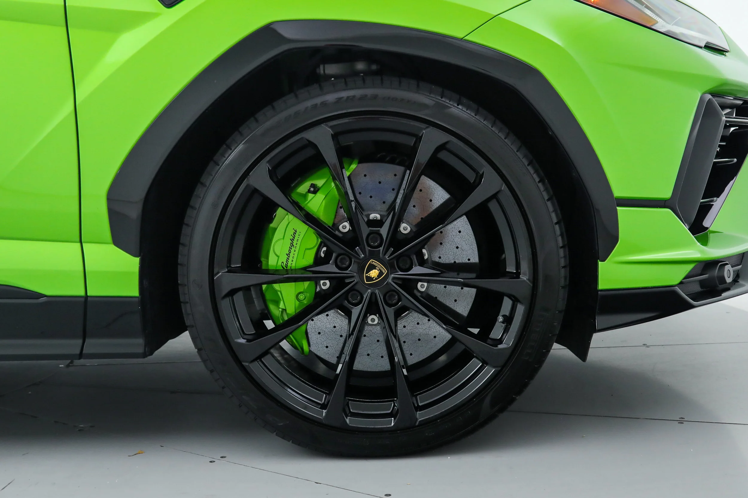 Used 2024 Green Lamborghini S image 40