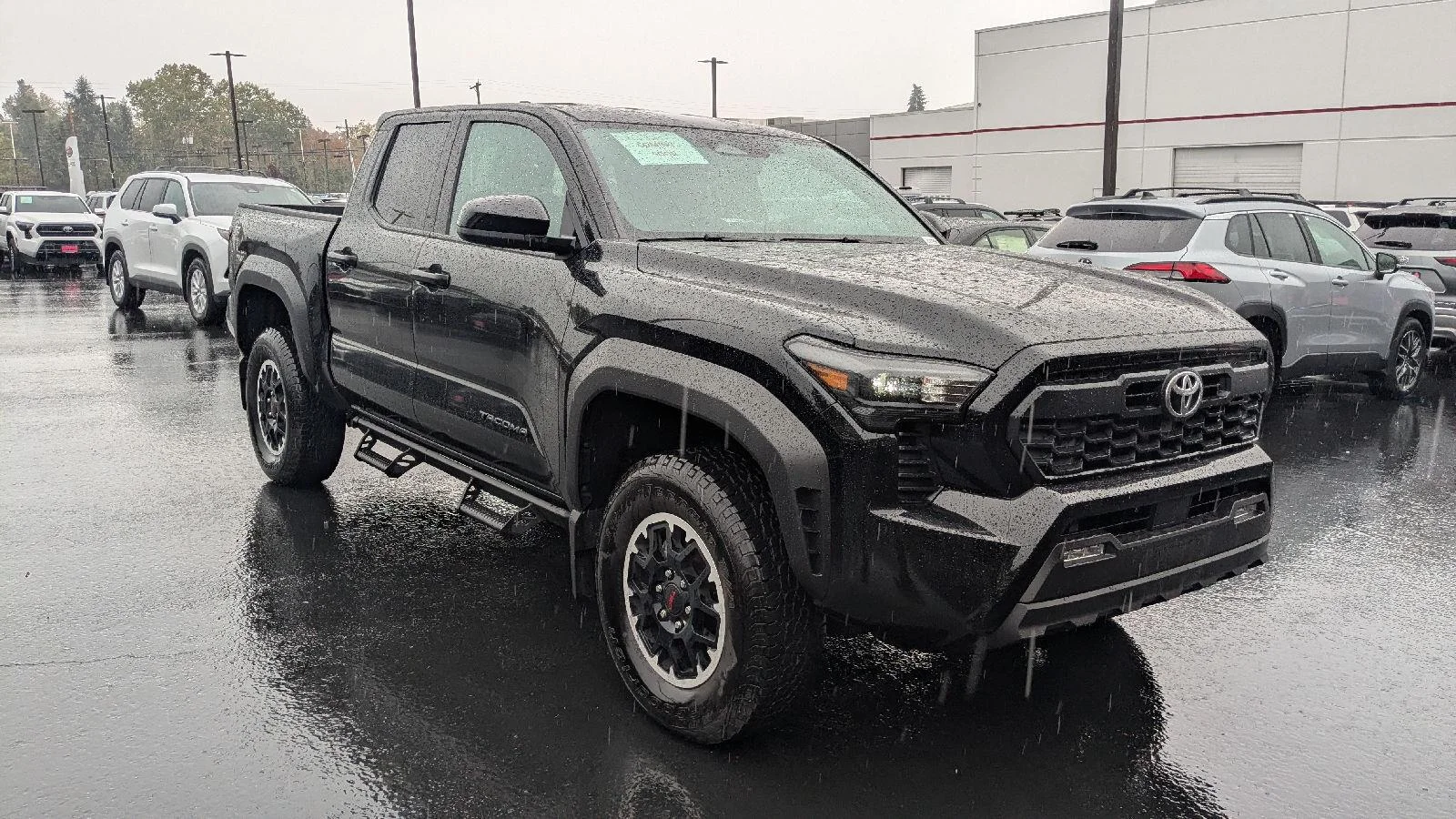 Used 2025  TOYOTA SR5 image 7