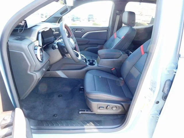2025 Chevrolet Colorado Z71 - Photo 17