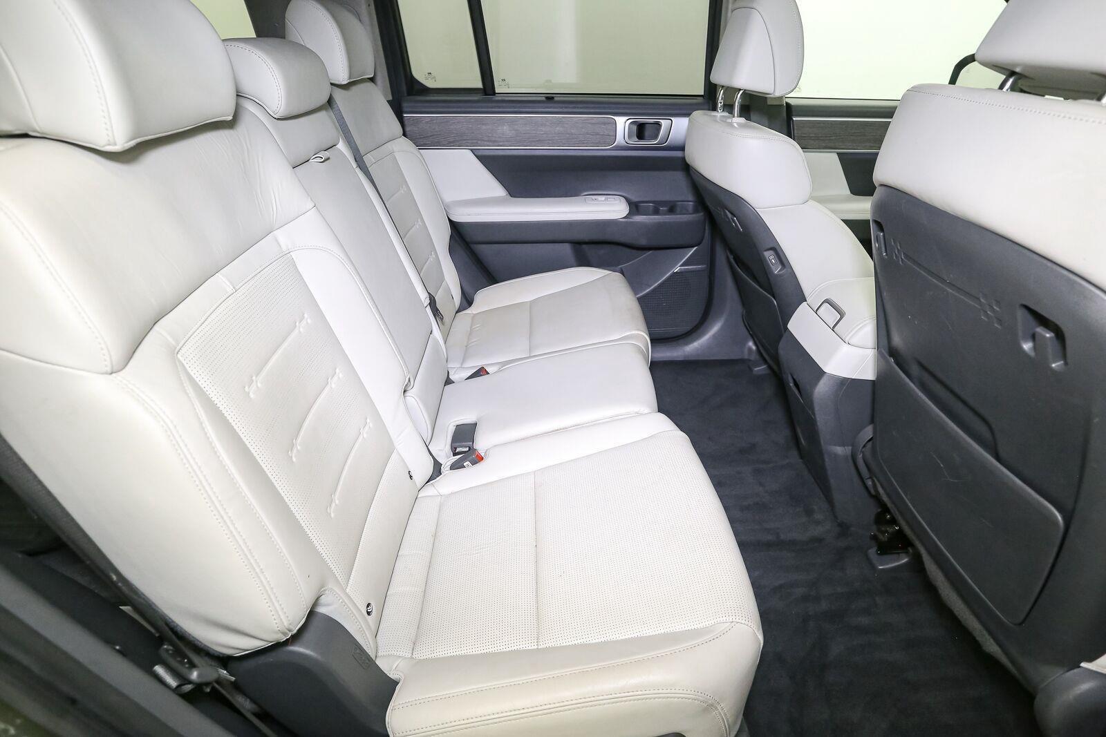 Used 2024 Rockwood Green Hyundai Limited image 22