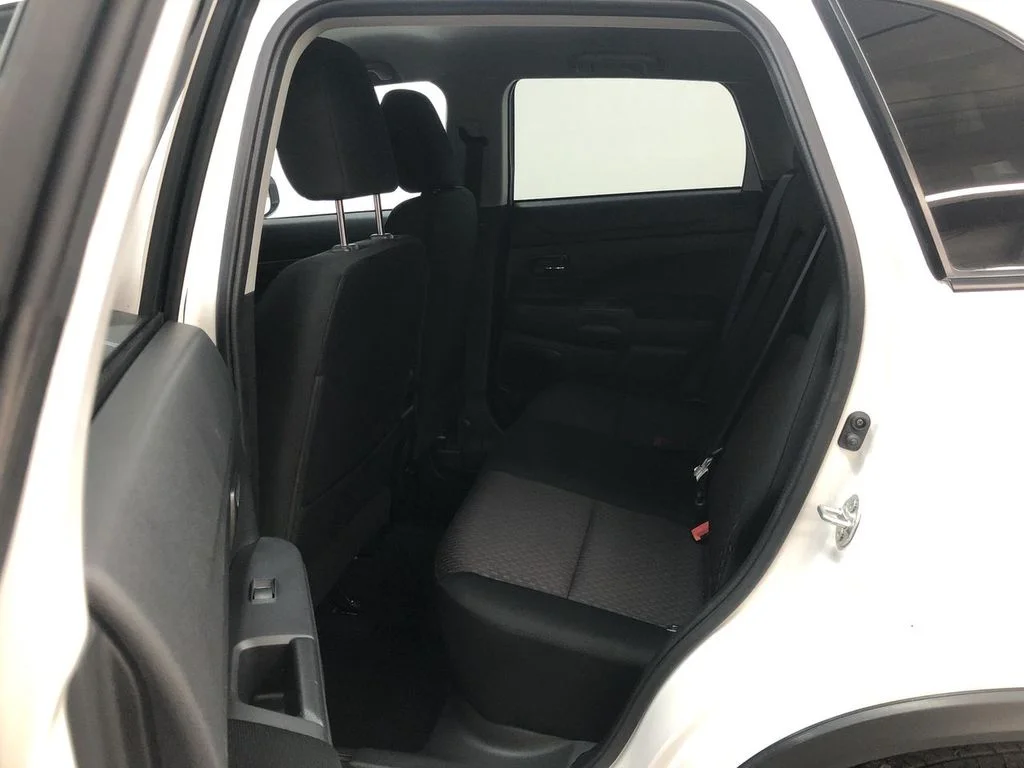 Used 2019 Pearl White Mitsubishi  image 16