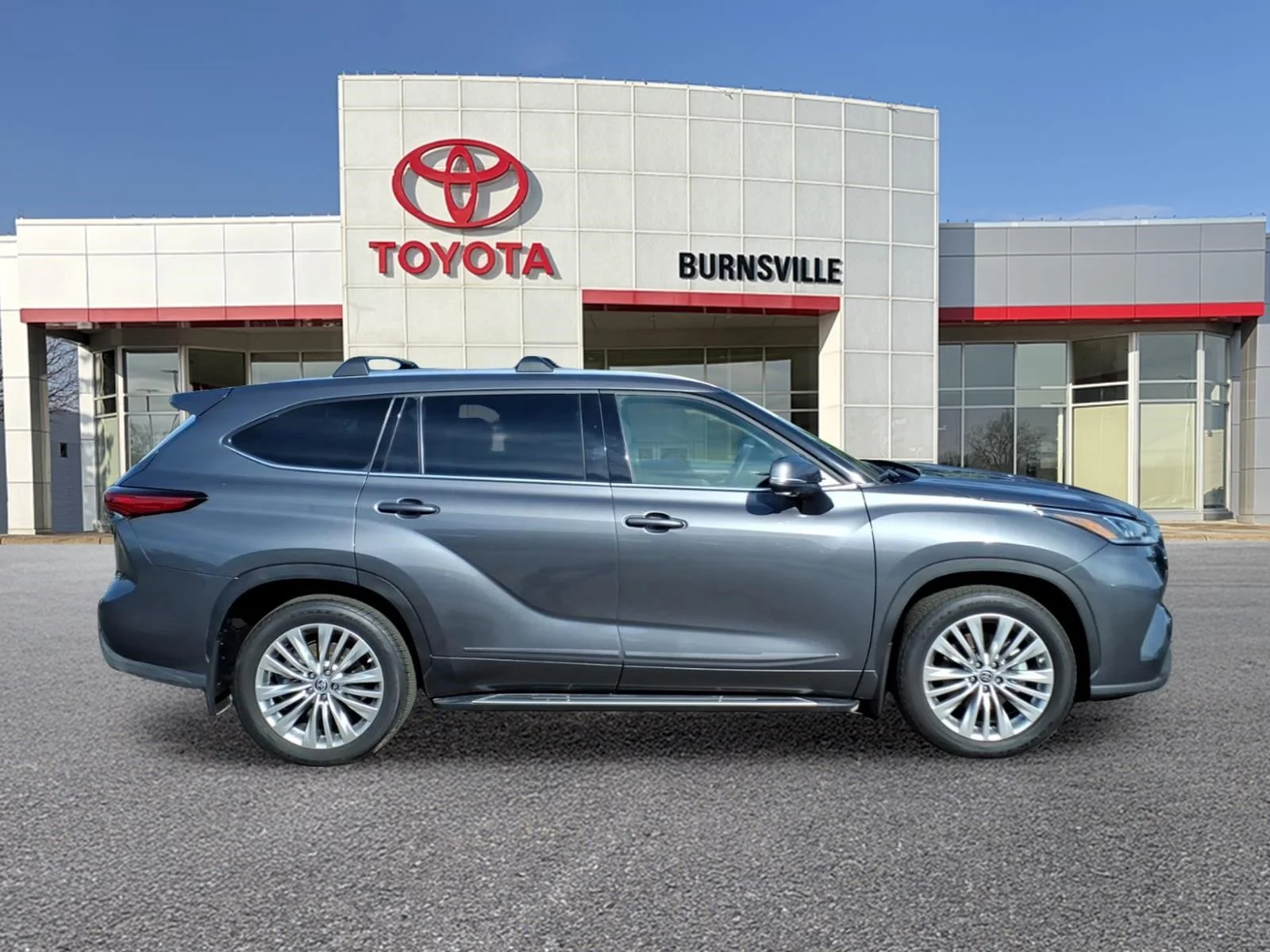 Used 2023 Toyota Highlander Platinum with VIN 5TDKDRBH7PS509935 for sale in Burnsville, Minnesota