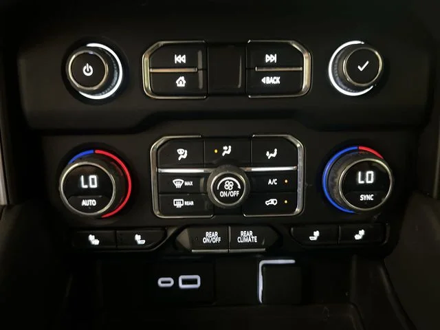 Used 2024 Summit White Chevrolet Z71 image 17