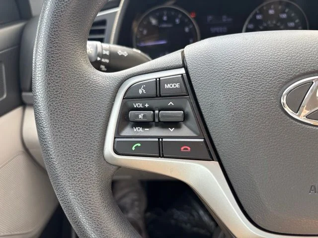 Used 2017 Lakeside Blue Hyundai SE image 18