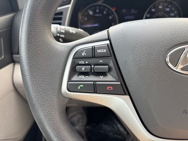 Used 2017 Lakeside Blue Hyundai SE image 18