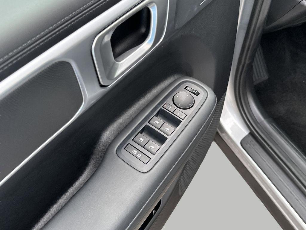 New 2026 Shimmering Silver Pearl Hyundai SEL FWD image 15