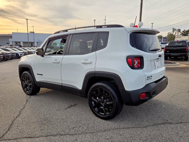 Used 2023 White Jeep Altitude image 10