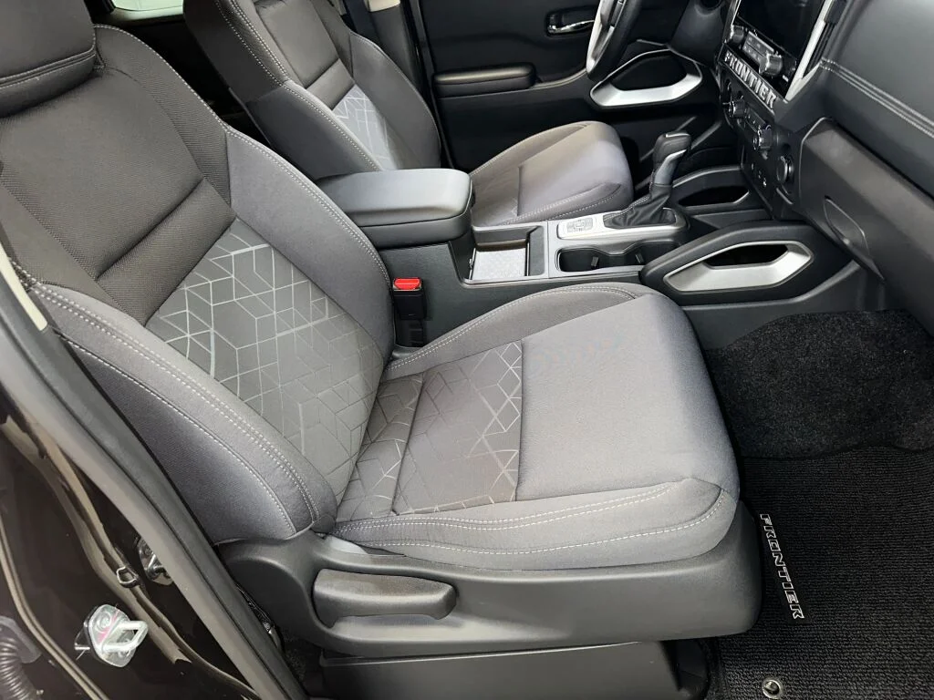 Used 2026 Super Black Nissan SV image 30