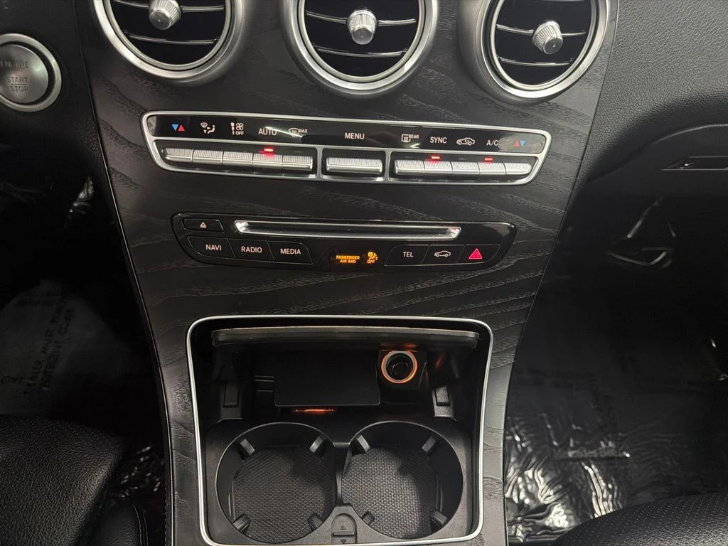 Used 2018 White Mercedes-Benz GLC 300 image 19