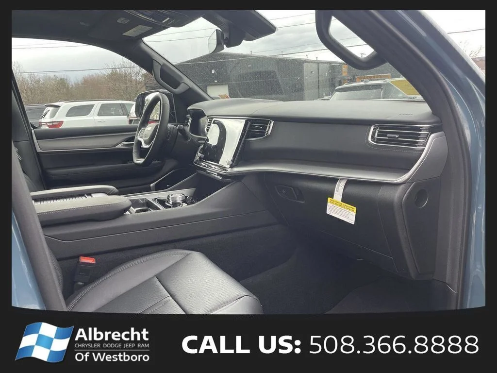 New 2026 Steel Blue Exterior Paint Jeep Limited Reserve image 16