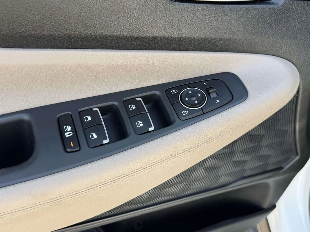 Used 2022 Gray Hyundai SEL image 27