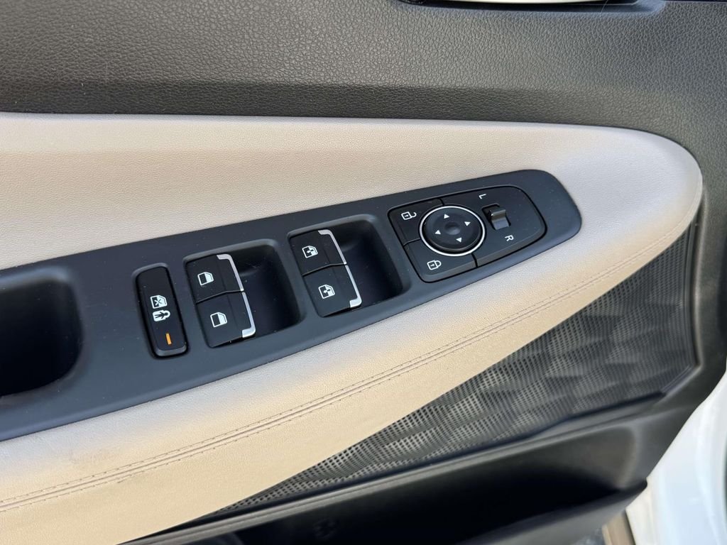 Used 2022 Gray Hyundai SEL image 27