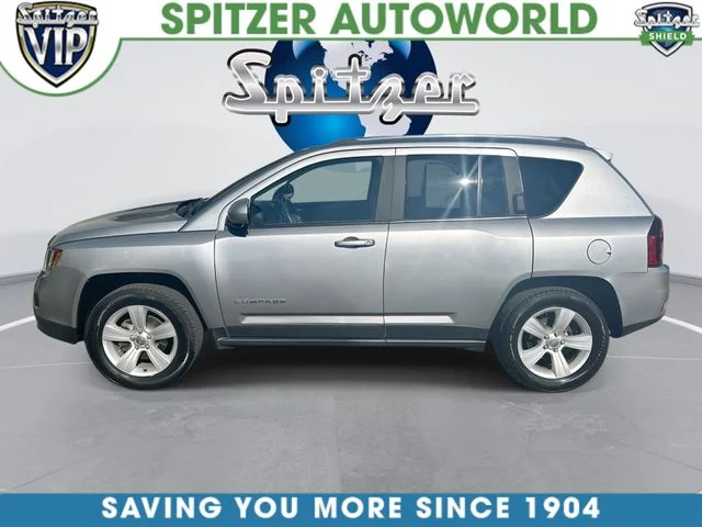 Used 2015 Silver Jeep Latitude image 6