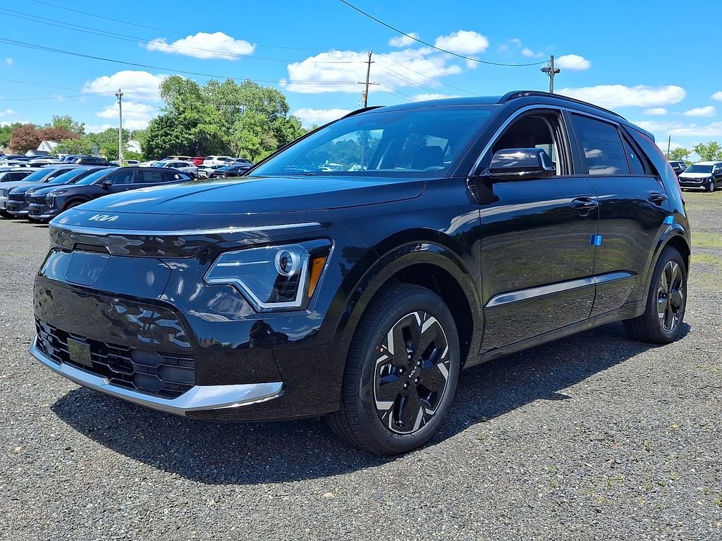 New 2026 Black Kia Wind image 2