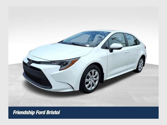 Used 2025 White Toyota LE image 1