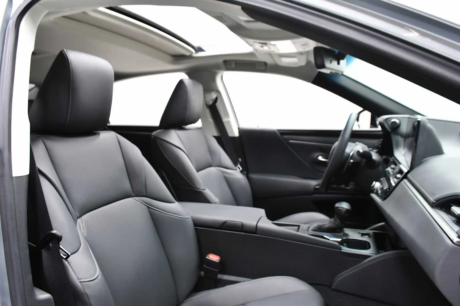 Used 2025 Iridium Lexus  image 23